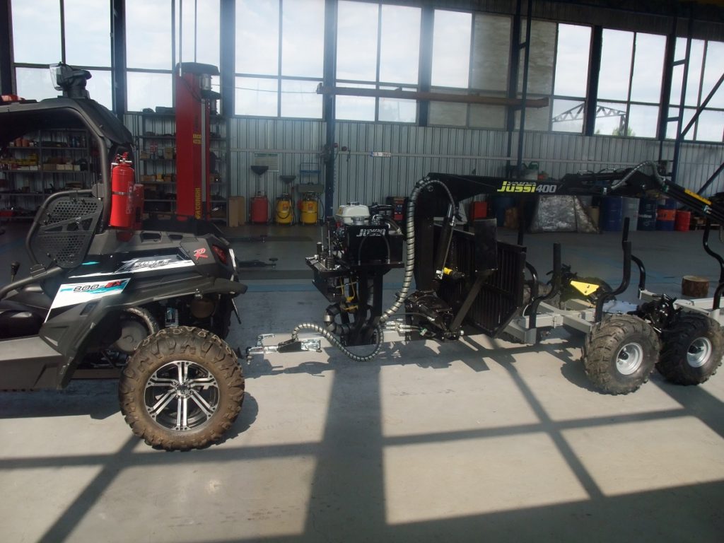 Vahva Jussi 400 a pracovné UTV